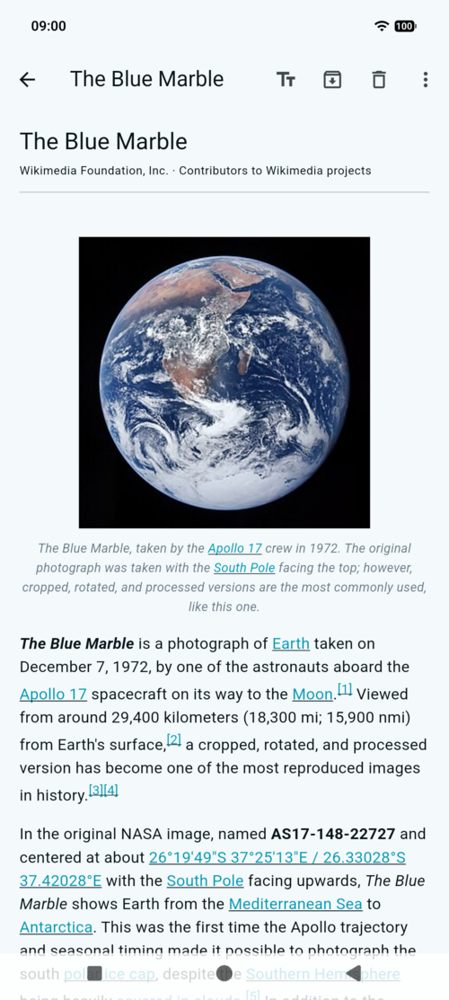 The Readtinue reader in the Light theme, showing a clean article.